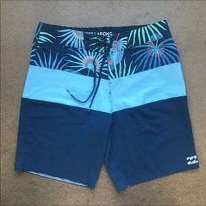 Billabong platinum x boardshorts size 30